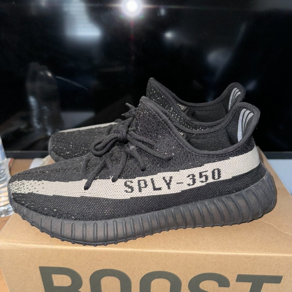 Adidas Yeezy Boost 350 V2 Oreo